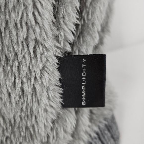 Simplicity Winter Collection Five9 Beanie - Warm, Stylish, & Comfortable (New) - Picture 4 of 7